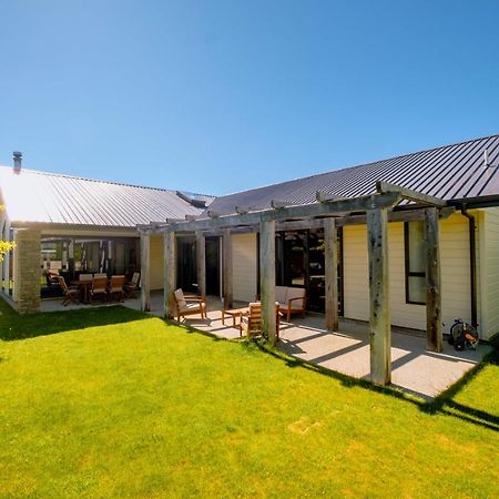 Roys Bay Lodge - Wanaka Holiday Home ภายนอก รูปภาพ