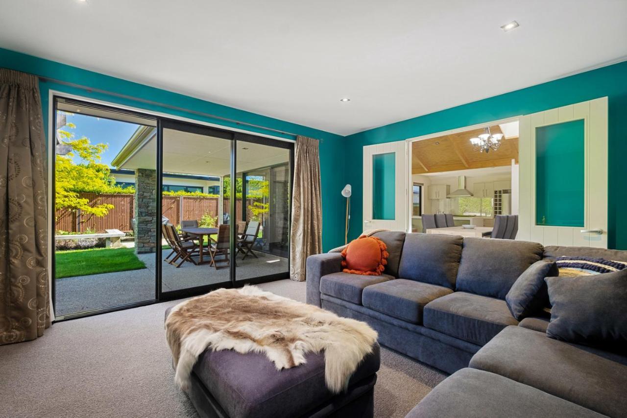 Roys Bay Lodge - Wanaka Holiday Home ภายนอก รูปภาพ