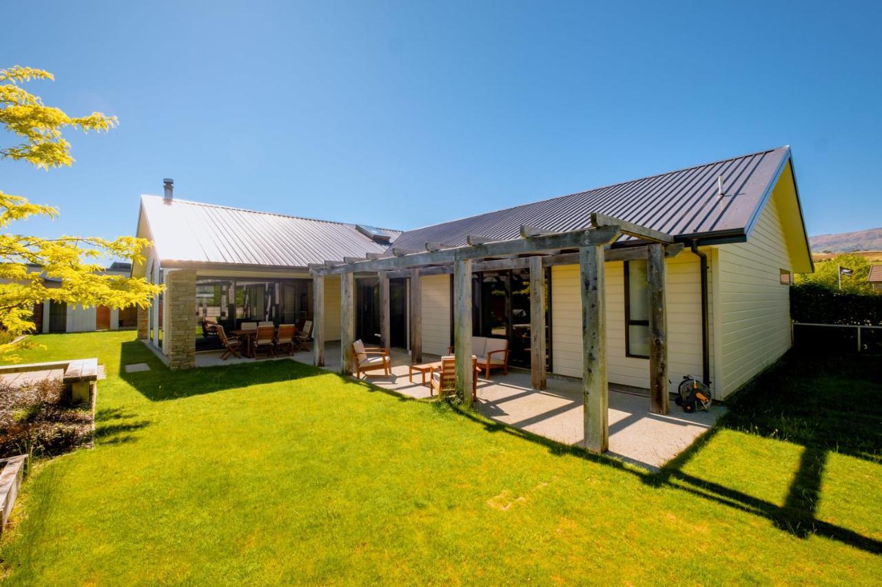 Roys Bay Lodge - Wanaka Holiday Home ภายนอก รูปภาพ