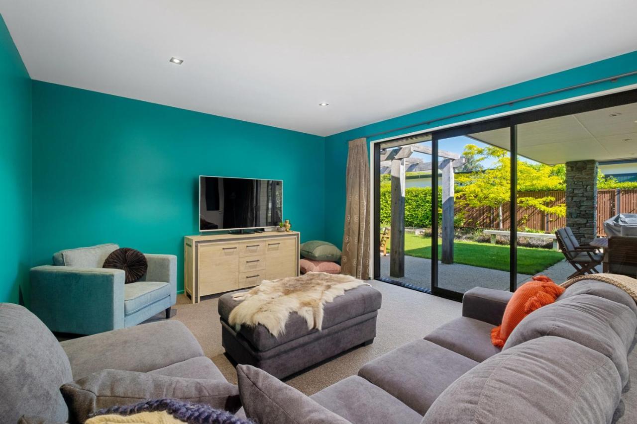 Roys Bay Lodge - Wanaka Holiday Home ภายนอก รูปภาพ