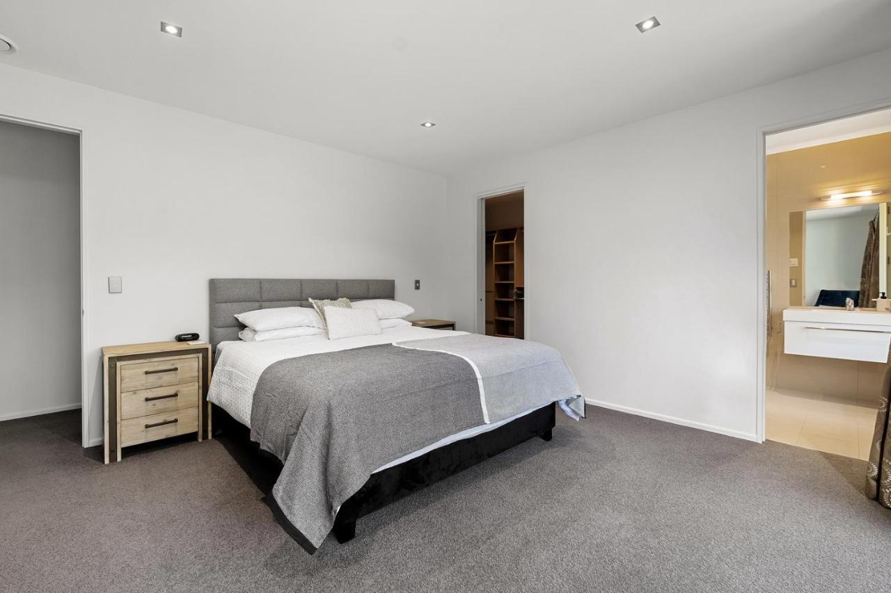Roys Bay Lodge - Wanaka Holiday Home ภายนอก รูปภาพ