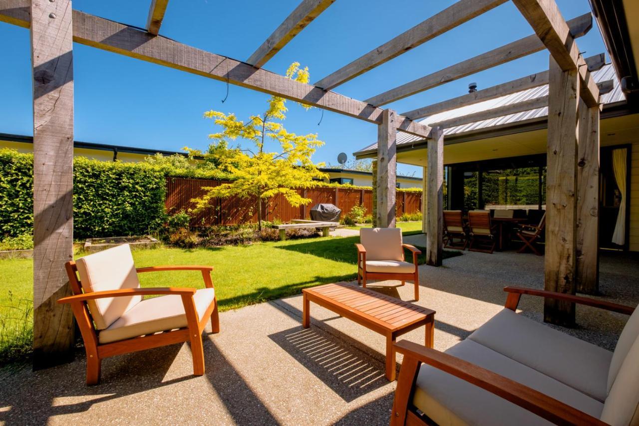 Roys Bay Lodge - Wanaka Holiday Home ภายนอก รูปภาพ