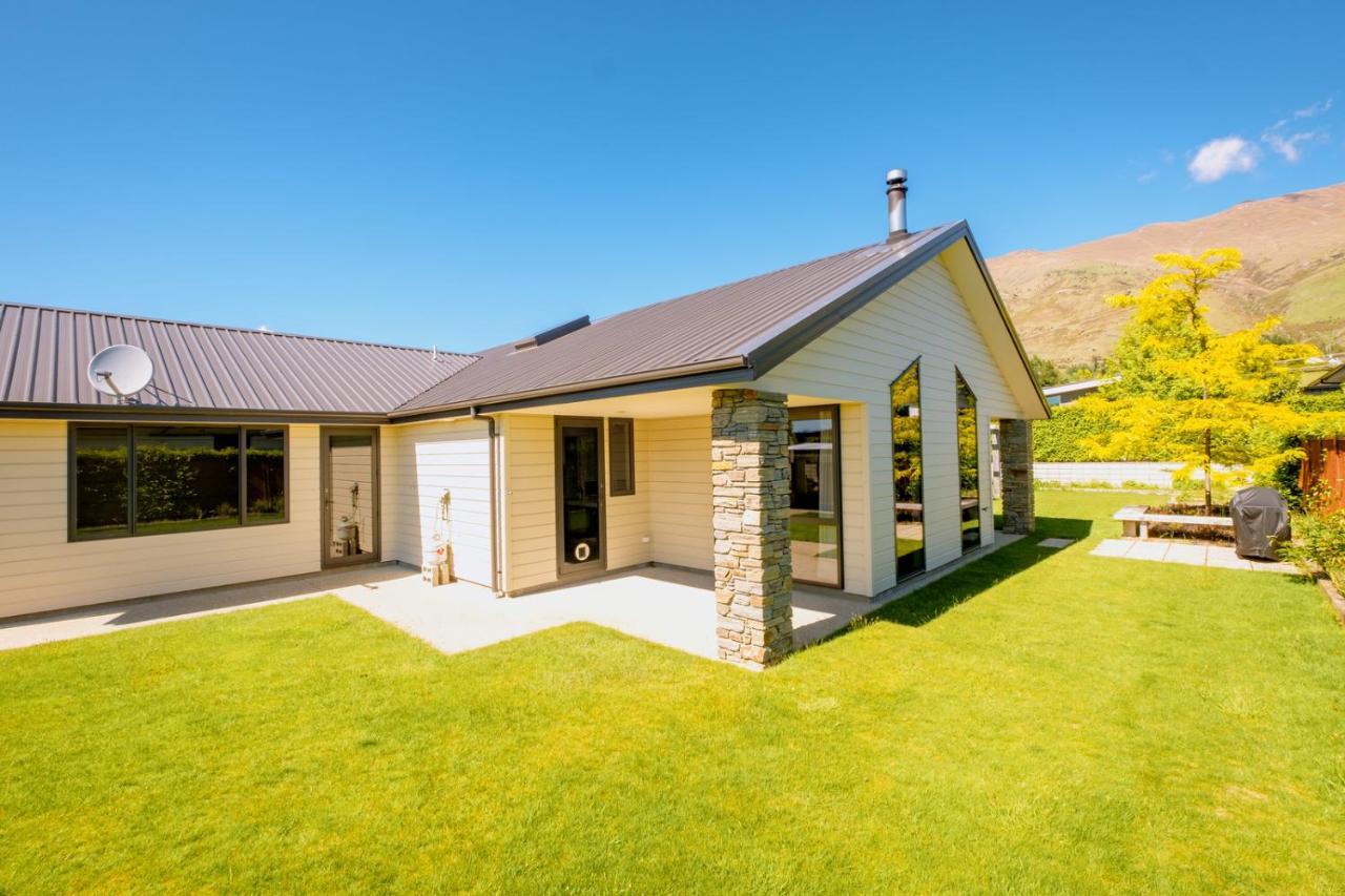 Roys Bay Lodge - Wanaka Holiday Home ภายนอก รูปภาพ