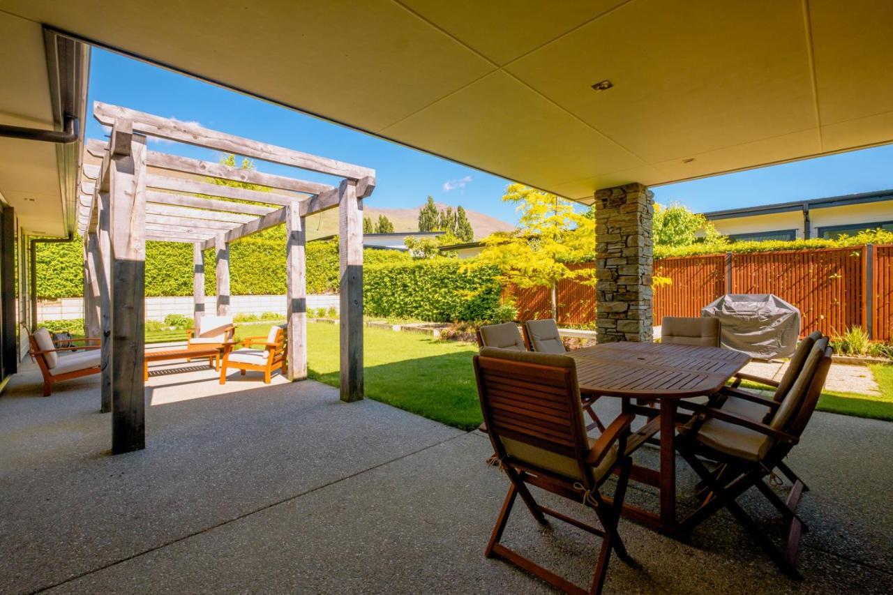 Roys Bay Lodge - Wanaka Holiday Home ภายนอก รูปภาพ