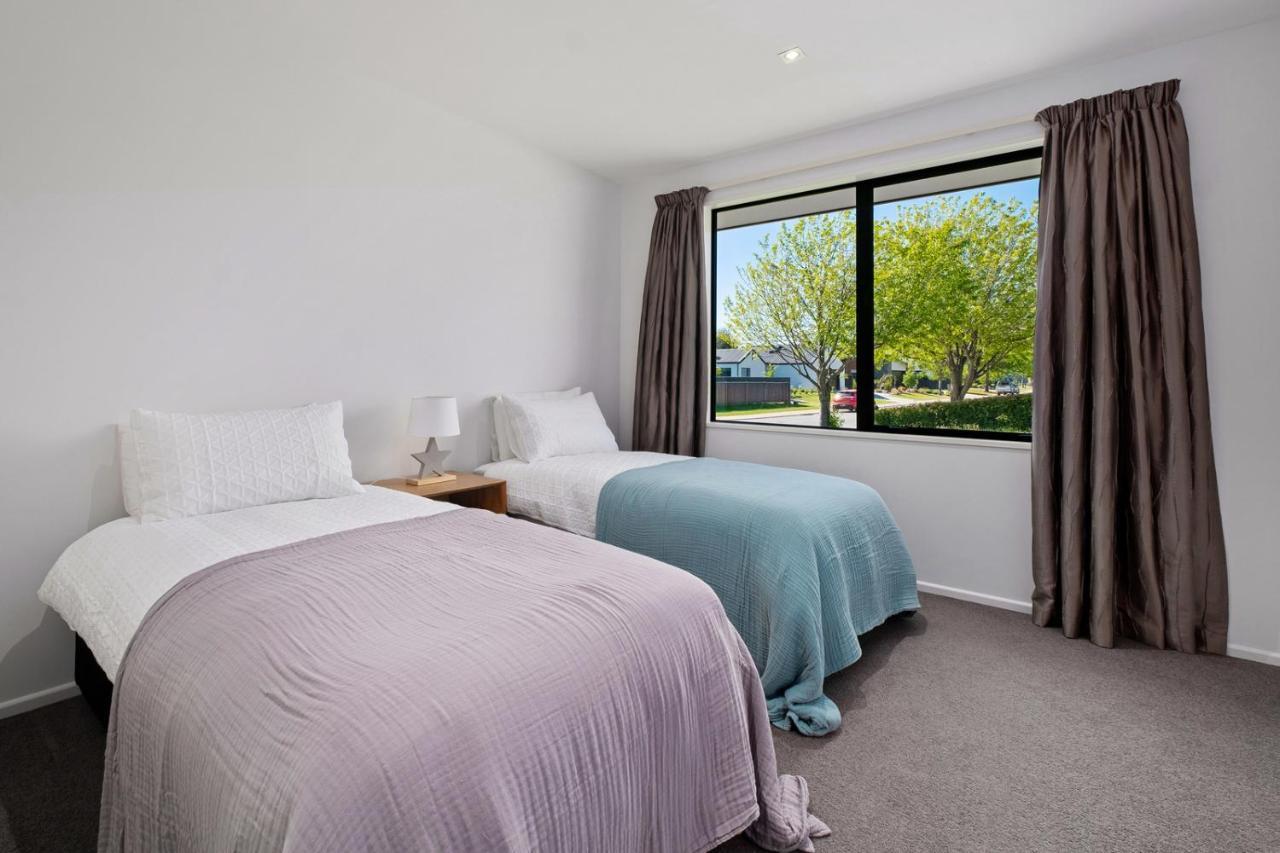 Roys Bay Lodge - Wanaka Holiday Home ภายนอก รูปภาพ